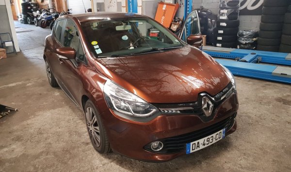 Vente de voiture d'occasion boîte manuelle à Champanges 